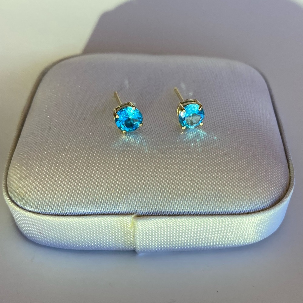 14k Yellow Gold natural BLUE Topaz Stud Earrings